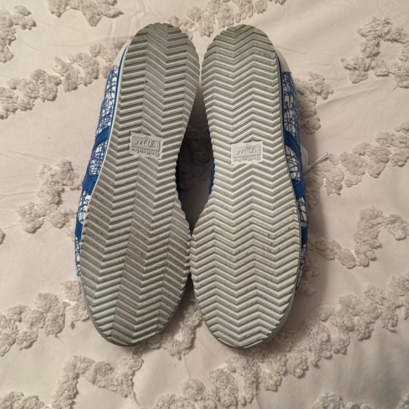 Blue and white Onitsuka Tiger women’s sneakers- size 8 US - Picture 4 of 5